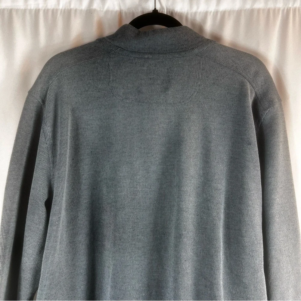 Tommy Bahama Men's Mock Neck 1/4 Snap Pullover. Size:XL  Blue/gray